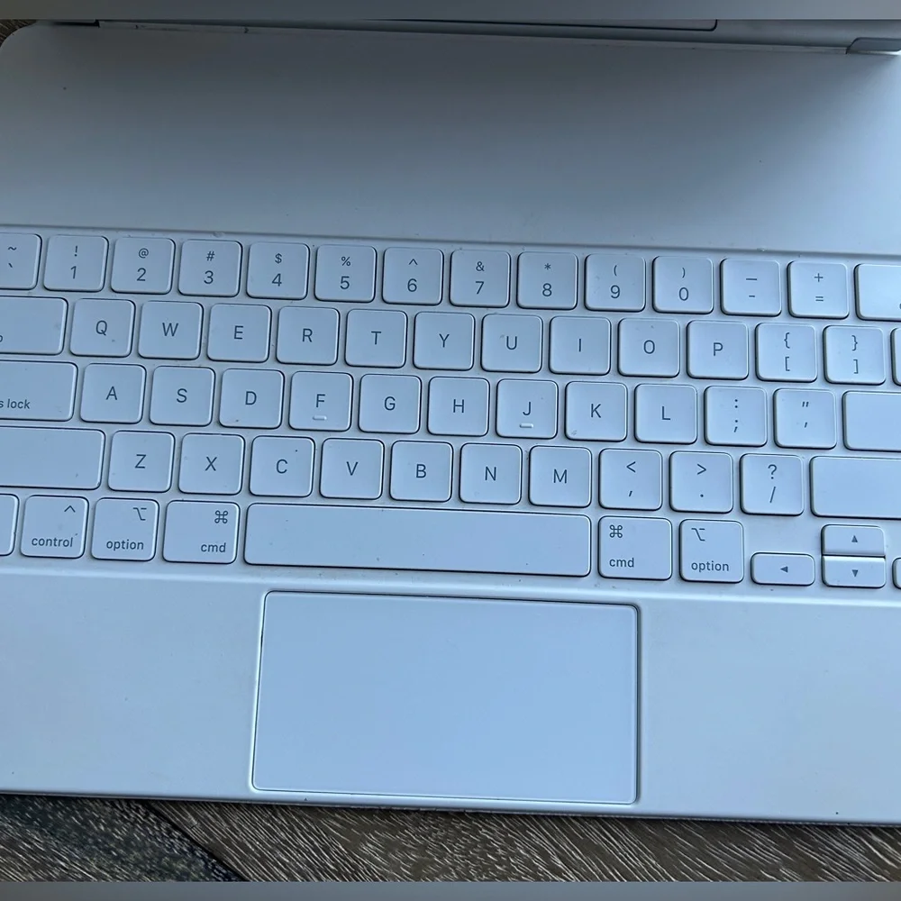 Apple Magic Keyboard A2480 - Picture 2 of 14